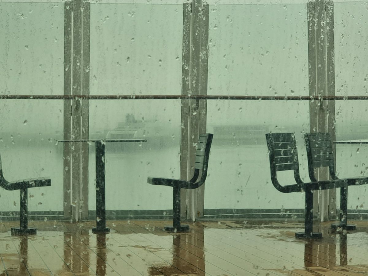 England weint, fette Nebelsuppe und ein Traumsonnenuntergang in&nbsp;Calais…